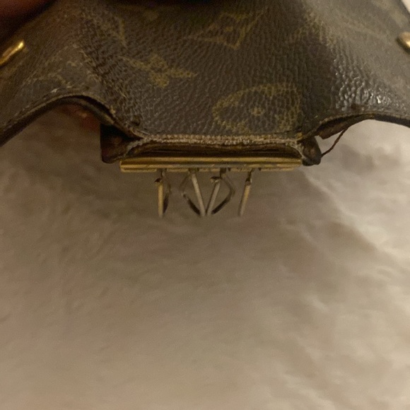 LOUIS VUITTON Monogram Vintage Multicles 4 Ring Key Holder - Picture 9 of 11